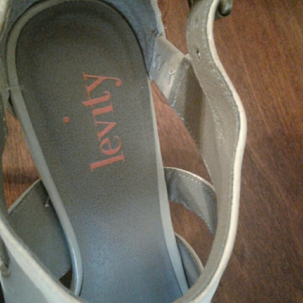 Levity heels - Picture 6 of 6